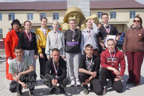 Легкоатлетическая эстафета «Кольцо Победы». Чара, 9 мая 2026 г. Фото Екатерины Поздеевой