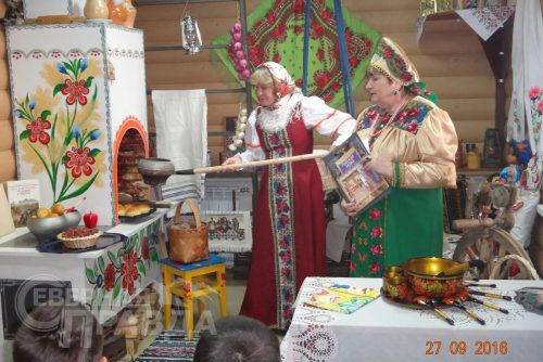 «Русская изба» в Новочарской библиотеке – филиале №  7. Фото предоставлено коллективом музея