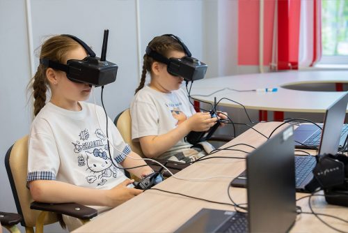 Инновационный центр «Купрум». Новочарской СОШ №2, 9-12 июня 2026 г. Фото предоставлено пресс-службой компании «Удоканская медь»