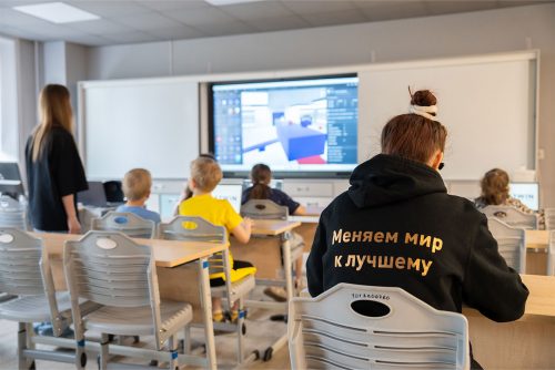 Инновационный центр «Купрум». Новочарской СОШ №2, 9-12 июня 2026 г. Фото предоставлено пресс-службой компании «Удоканская медь»