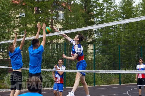 Пятые соревнования на кубок «Удоканской меди». Стадион Новой Чары, 11 июля 2026 г. Фото службы новостей «СП»