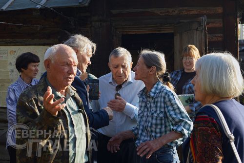Ветераны геологической отрасли в доме Натальи Григорьевны Голевой. 2-4 сентября 2026 г. Фото службы новостей «СП»