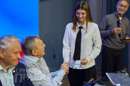 Встреча ветеранов геологической отрасли с преподавателями и учащимися Новочарской школы и студентами филиала Горного колледжа имени Агошкова. 2-4 сентября 2026 г. Фото службы новостей «СП»